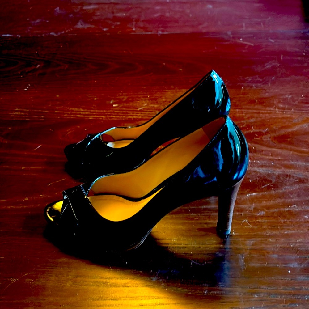 Ann Taylor “Heidi” Black Patent Leather Heel.  Size 6.